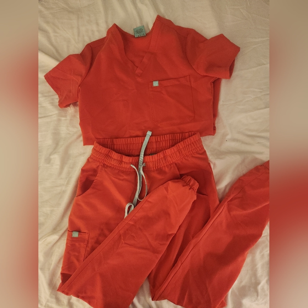 Garde Malade Coral Scrub Set XXS